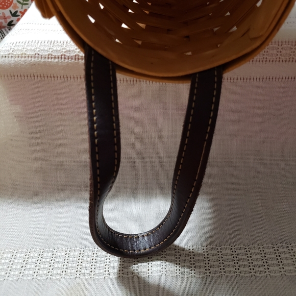 Vintage 2001 Longaberger Small Gatehouse Basket without liner - Picture 10 of 10